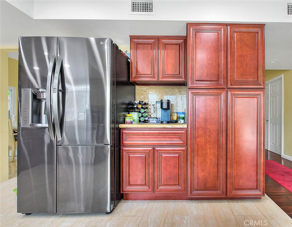 2842 Hollow Oak Court