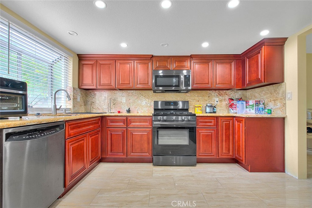 2842 Hollow Oak Court