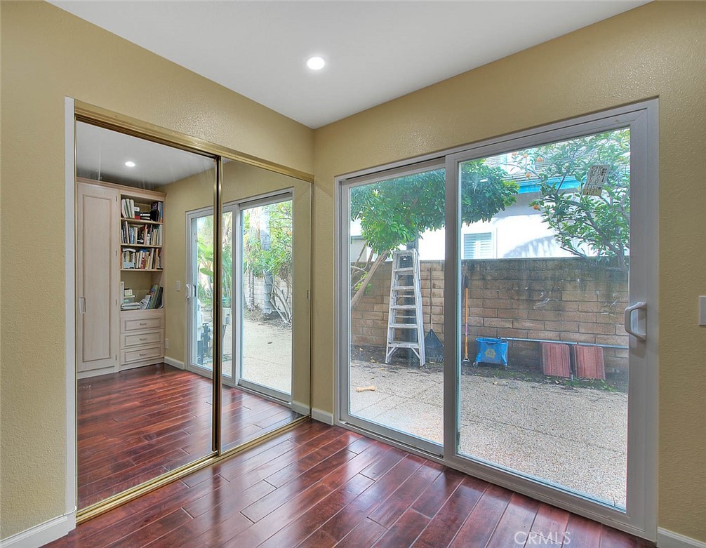 2842 Hollow Oak Court