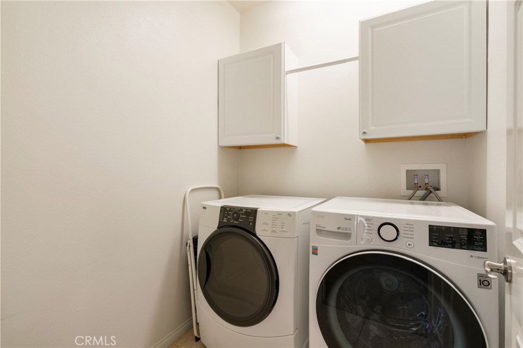 1312 N Hawthorne Way