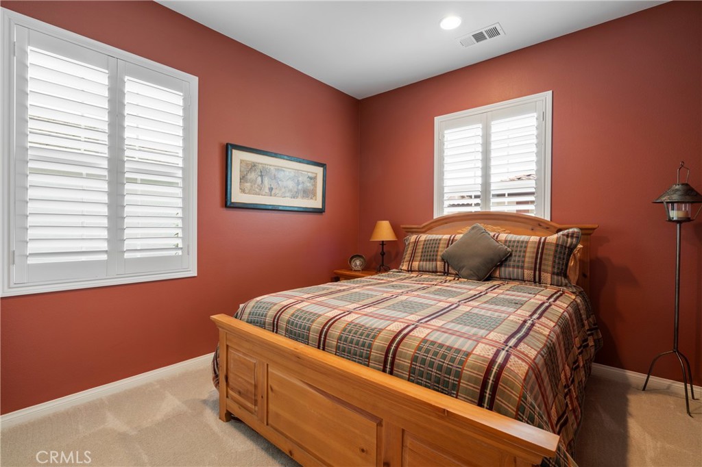 1312 N Hawthorne Way