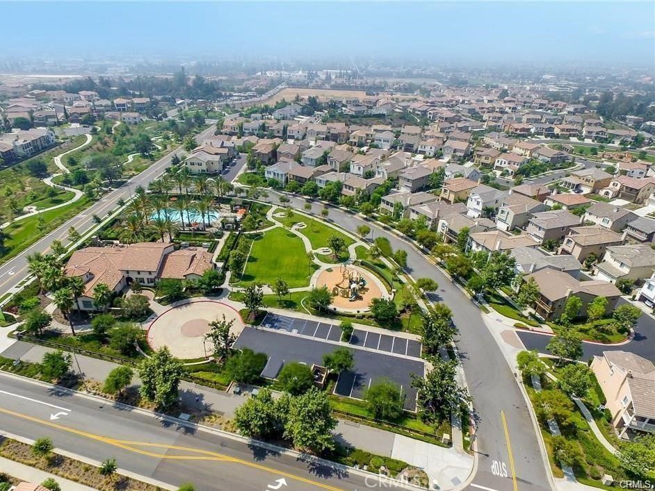 1312 N Hawthorne Way