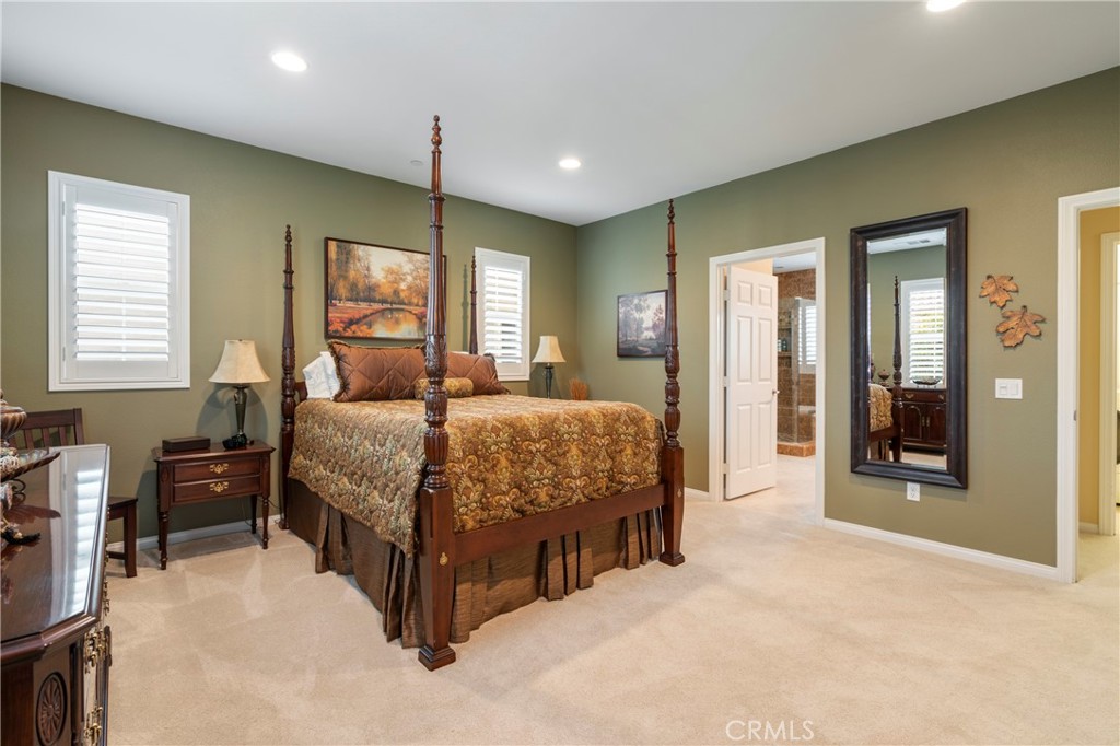 1312 N Hawthorne Way