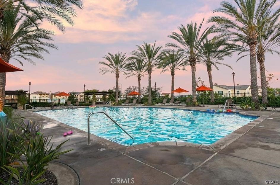 1312 N Hawthorne Way