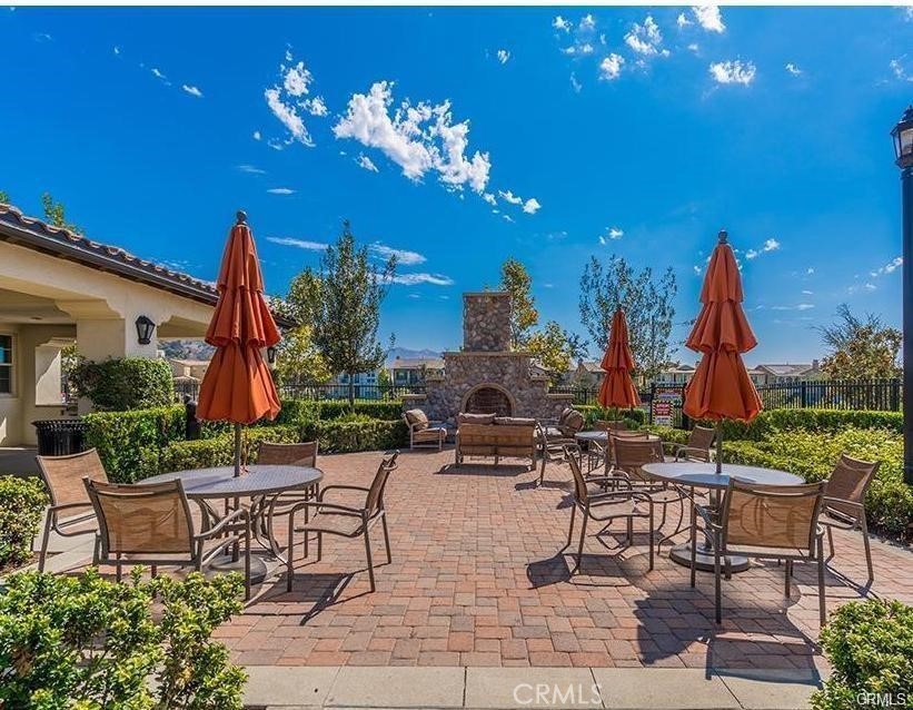 1312 N Hawthorne Way