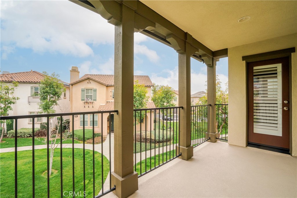 1312 N Hawthorne Way