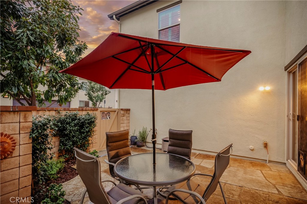 1312 N Hawthorne Way