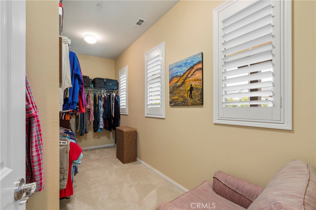 1312 N Hawthorne Way