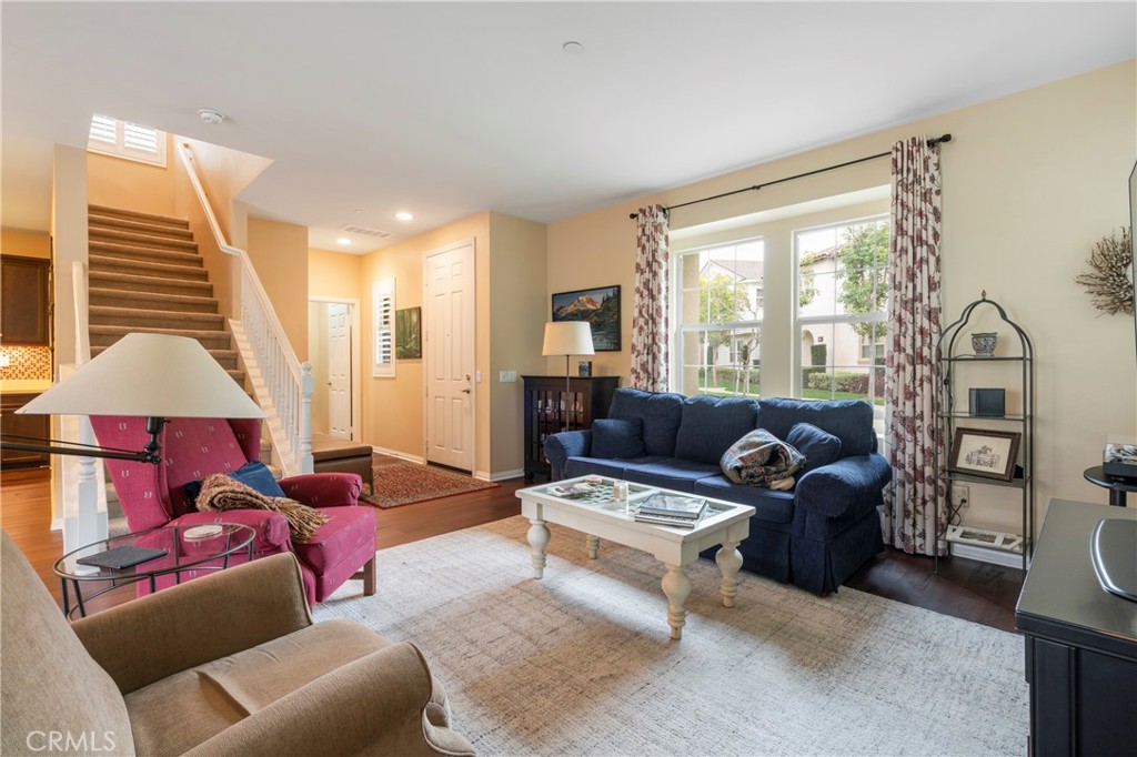 1312 N Hawthorne Way