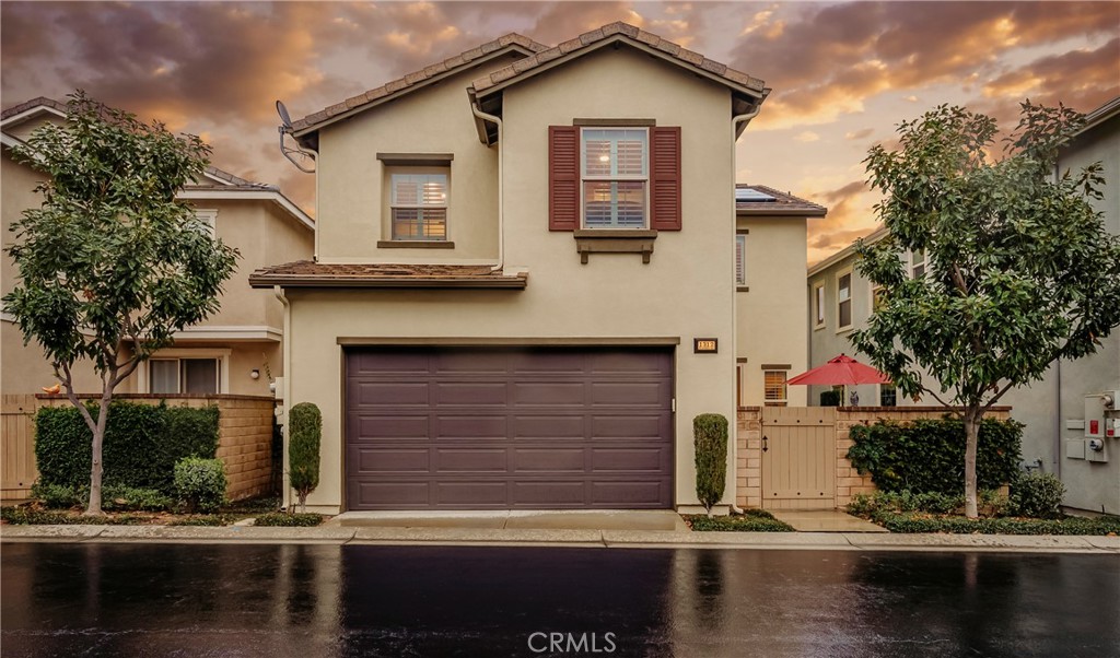 1312 N Hawthorne Way