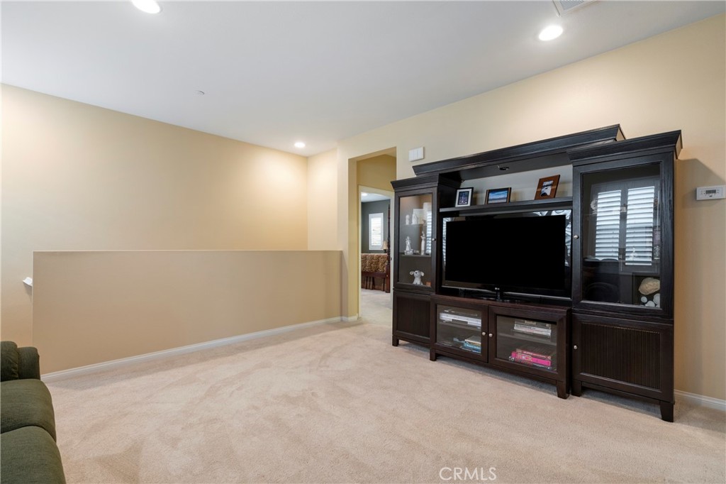 1312 N Hawthorne Way