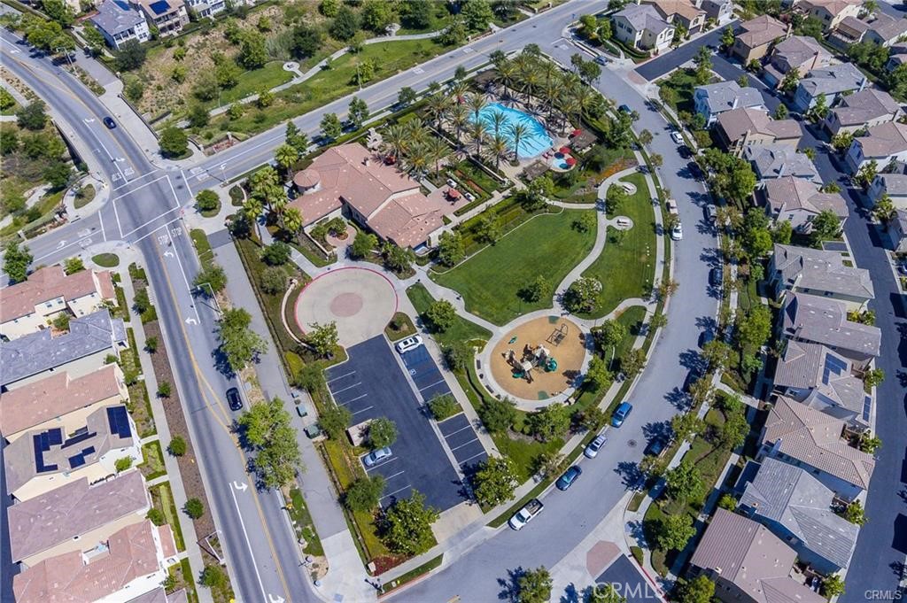 1312 N Hawthorne Way