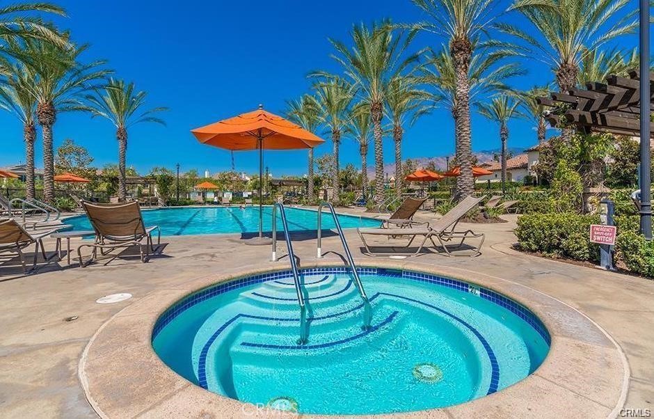 1312 N Hawthorne Way