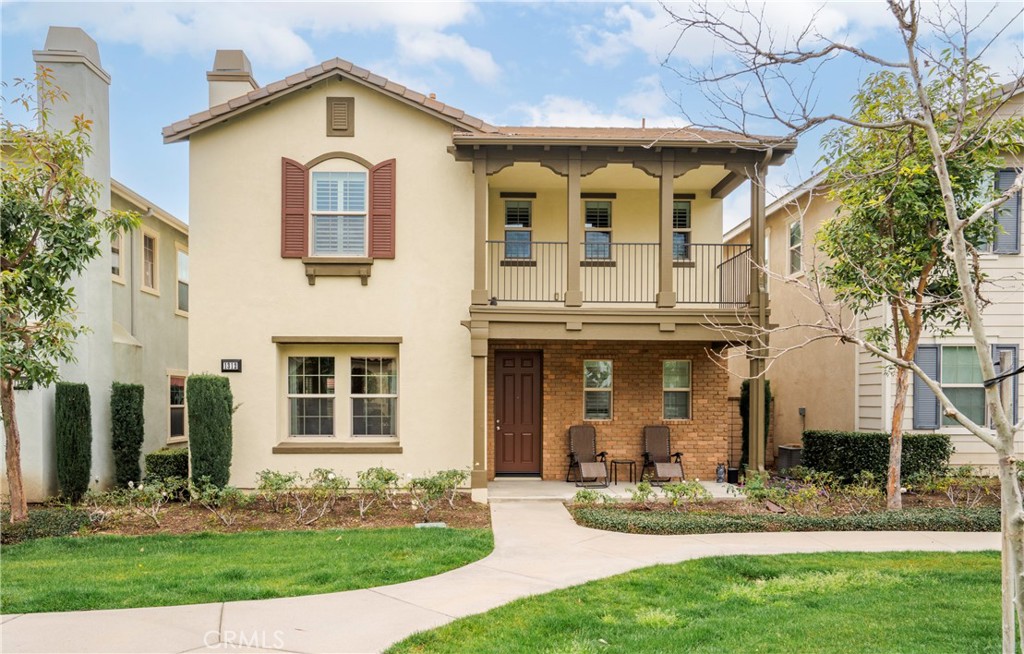 1312 N Hawthorne Way