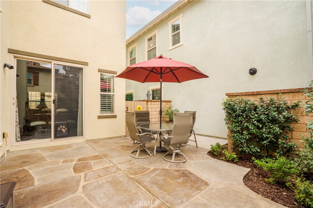 1312 N Hawthorne Way