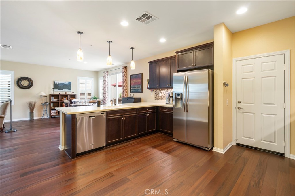 1312 N Hawthorne Way