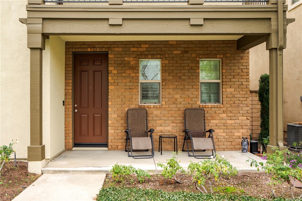 1312 N Hawthorne Way