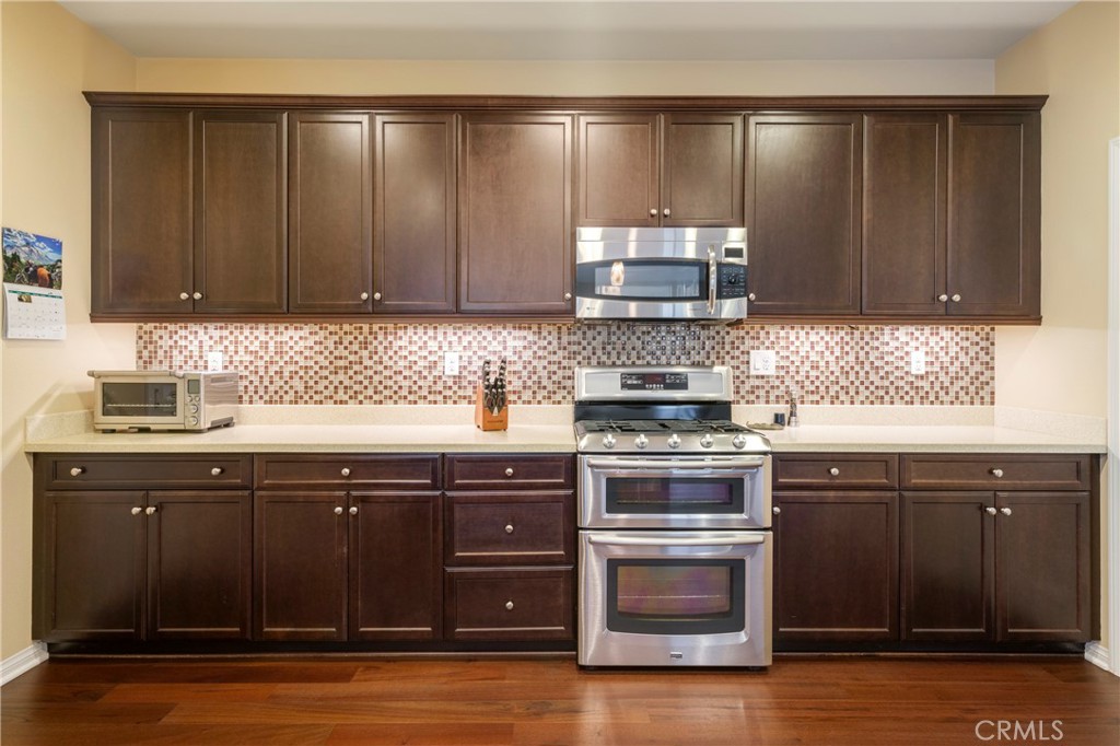 1312 N Hawthorne Way