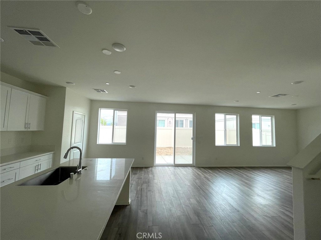 24906 Gossamer Ct