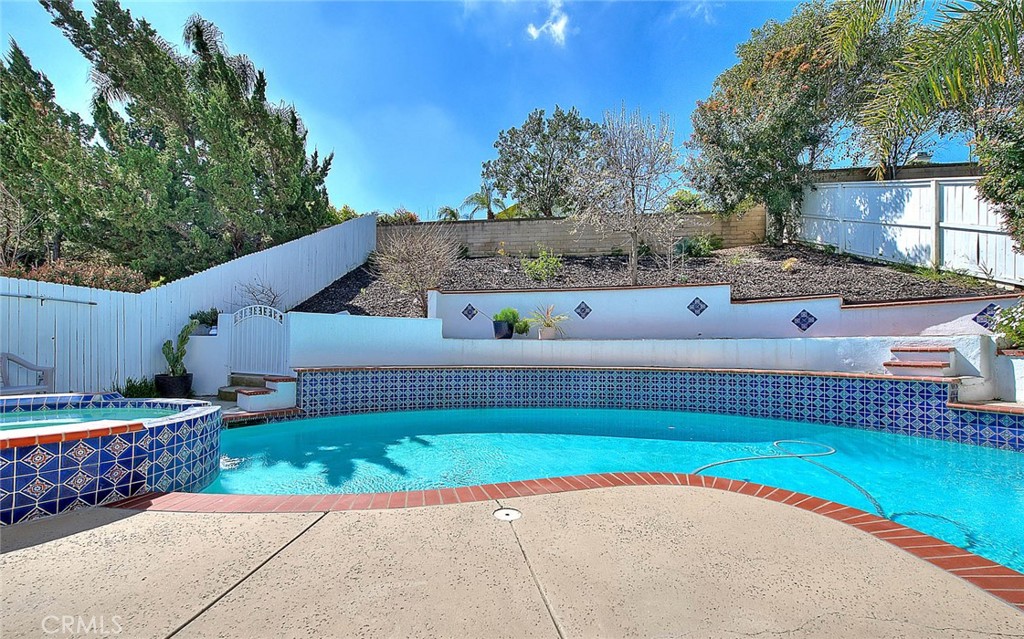 2549 Norte Vista Drive