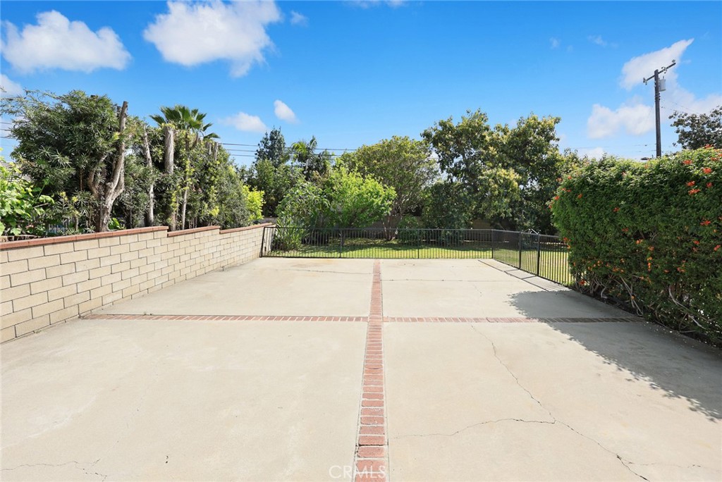 466 Oxford Drive
