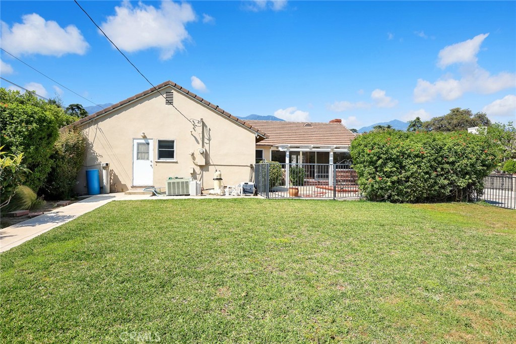 466 Oxford Drive
