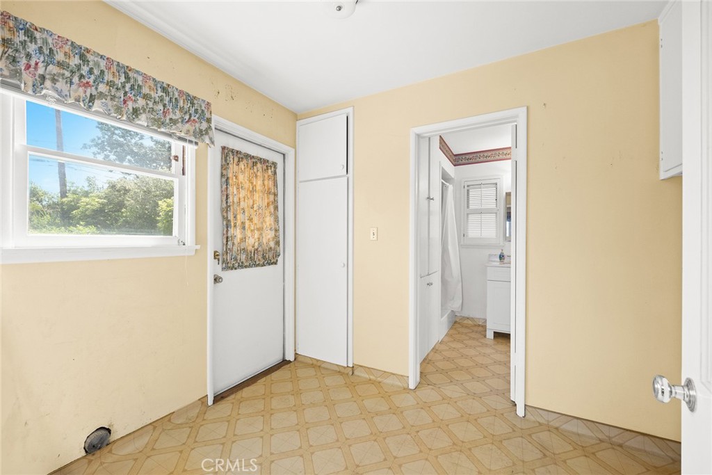 466 Oxford Drive
