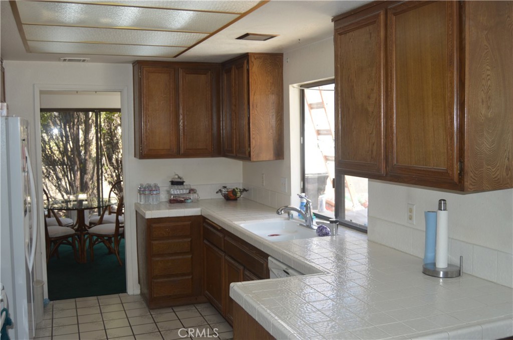 1404 Lemonwood Drive W