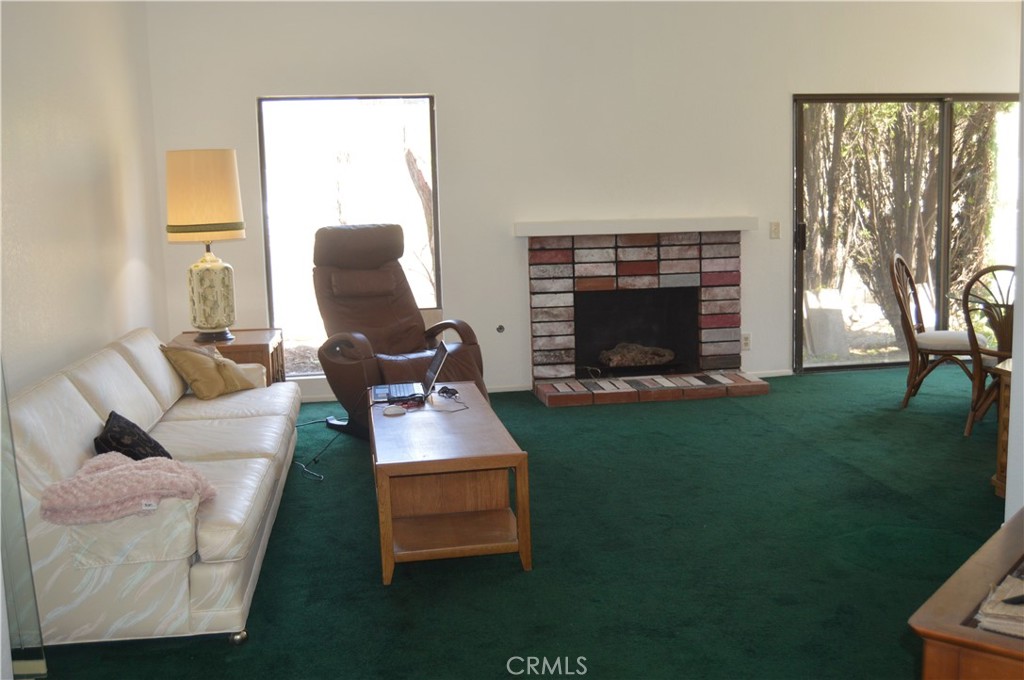 1404 Lemonwood Drive W