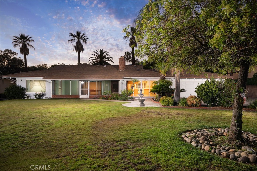 2220 Country Club Drive