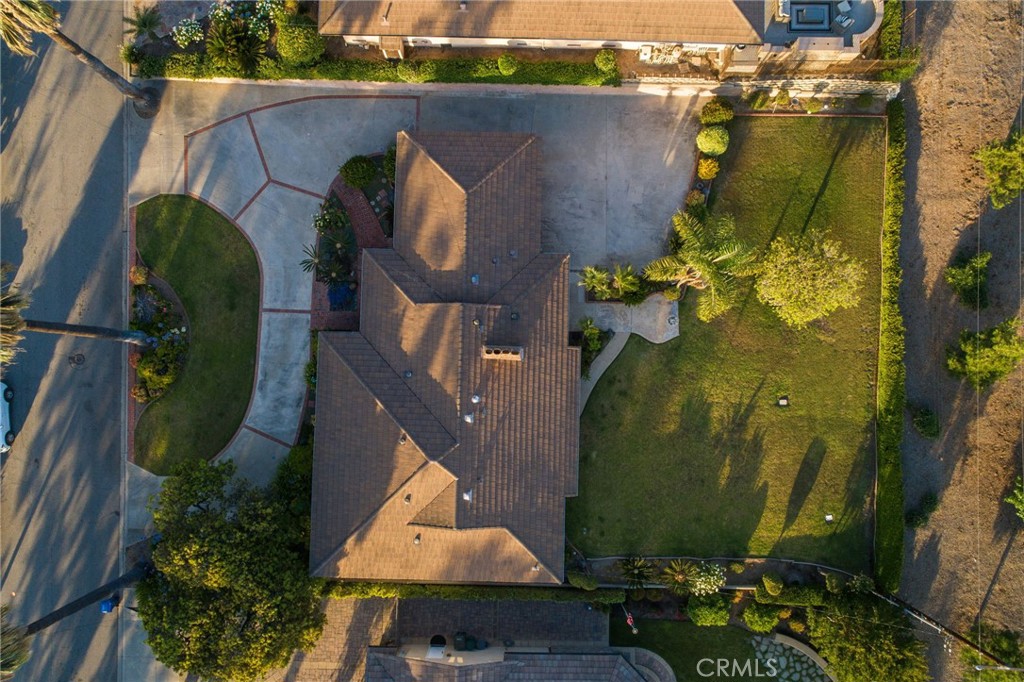 2220 Country Club Drive