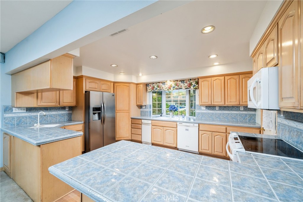 2220 Country Club Drive