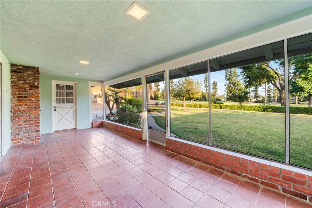 2220 Country Club Drive