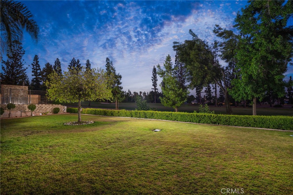 2220 Country Club Drive