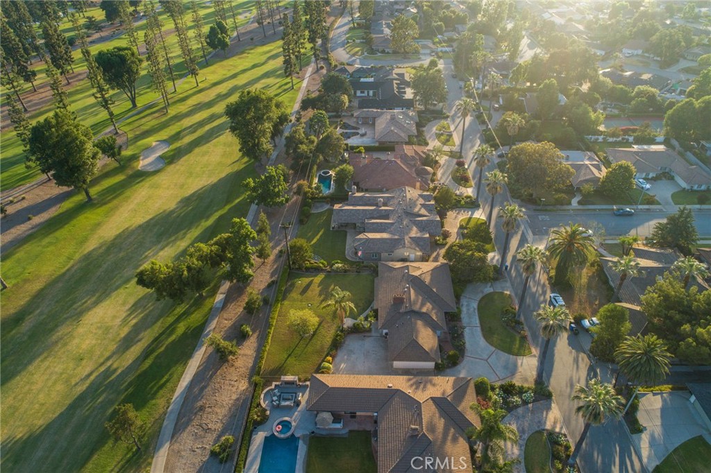 2220 Country Club Drive