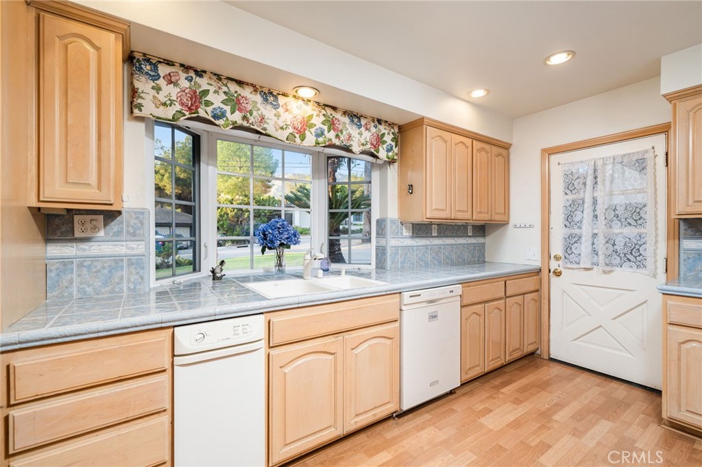 2220 Country Club Drive