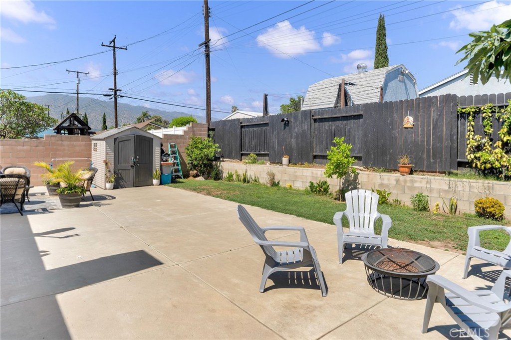 6218 N Hanlin