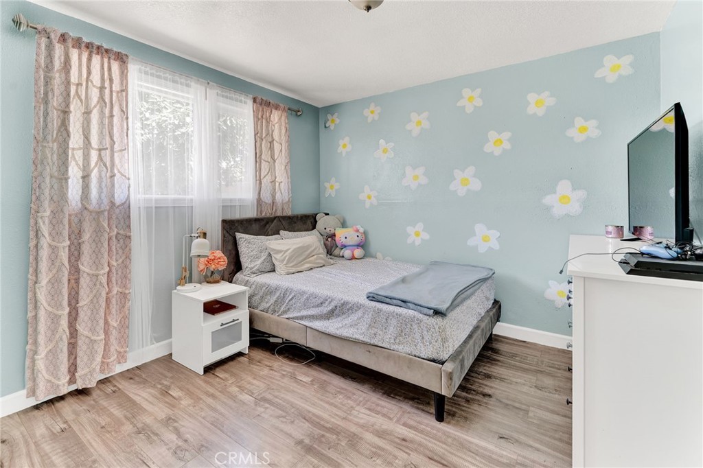 6218 N Hanlin
