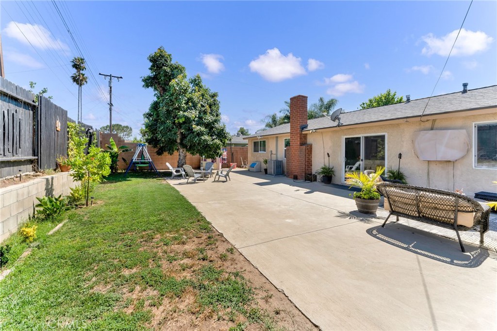 6218 N Hanlin