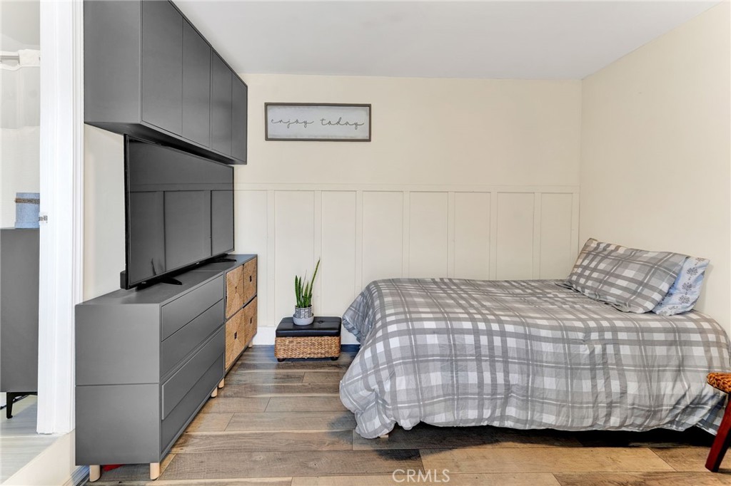 6218 N Hanlin