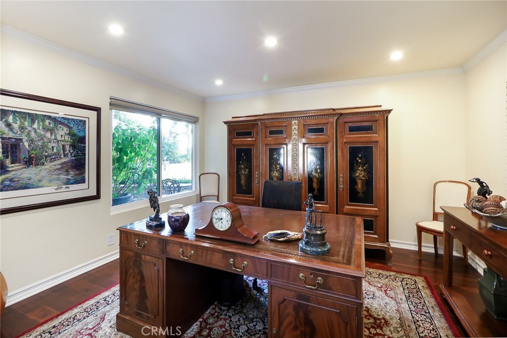 1424 N San Dimas Avenue