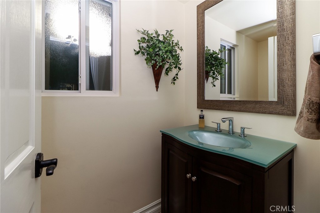 1424 N San Dimas Avenue