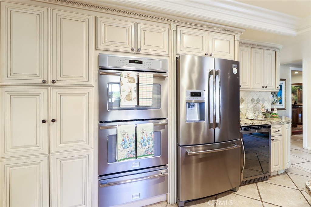 1424 N San Dimas Avenue