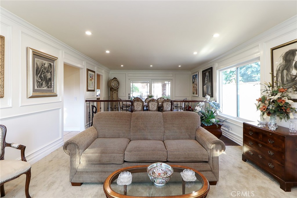 1424 N San Dimas Avenue