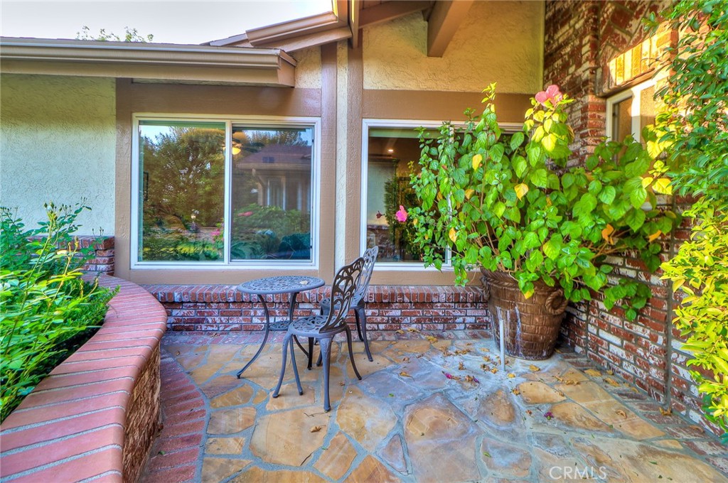 1424 N San Dimas Avenue