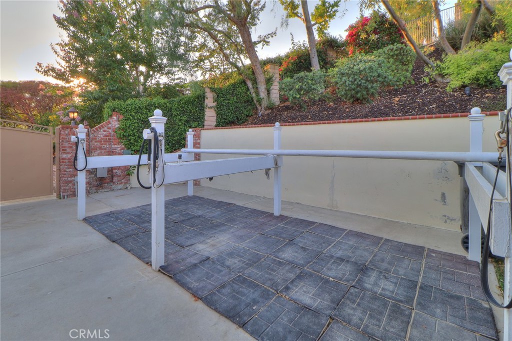 1424 N San Dimas Avenue