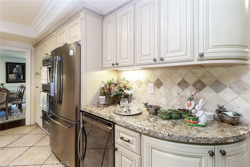 1424 N San Dimas Avenue