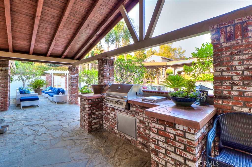 1424 N San Dimas Avenue