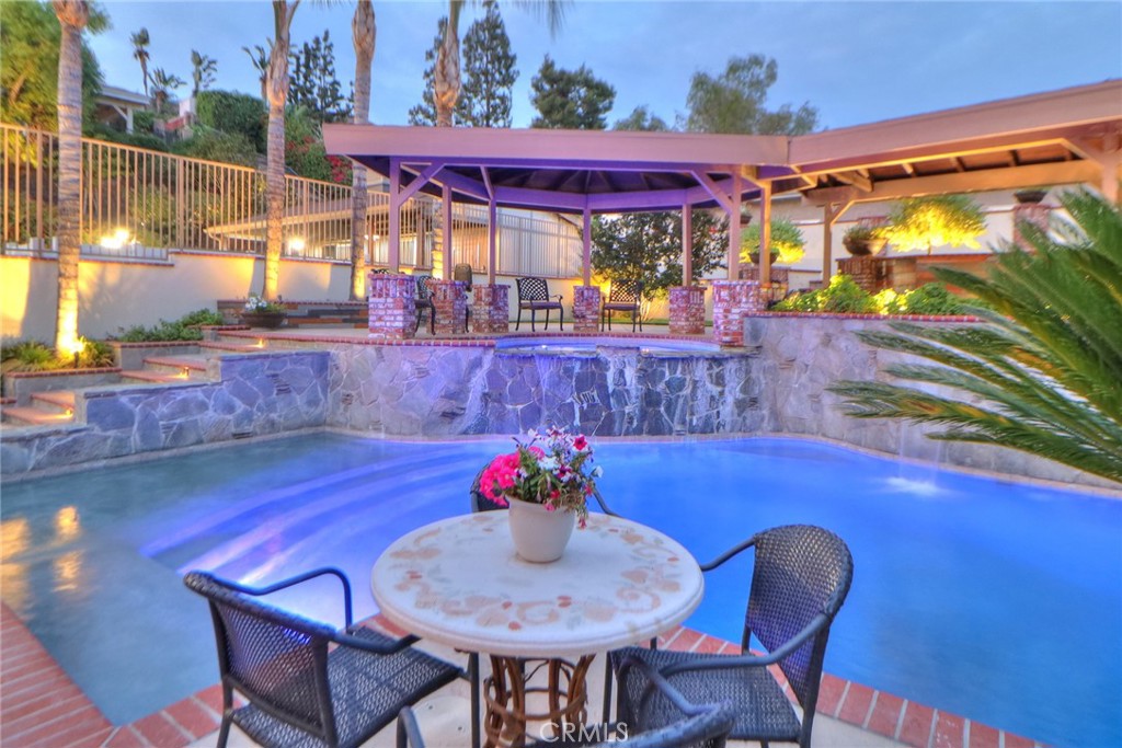 1424 N San Dimas Avenue