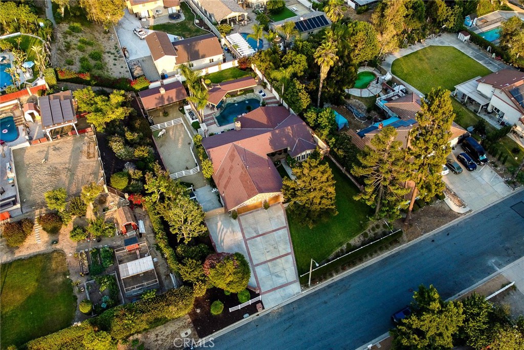 1424 N San Dimas Avenue